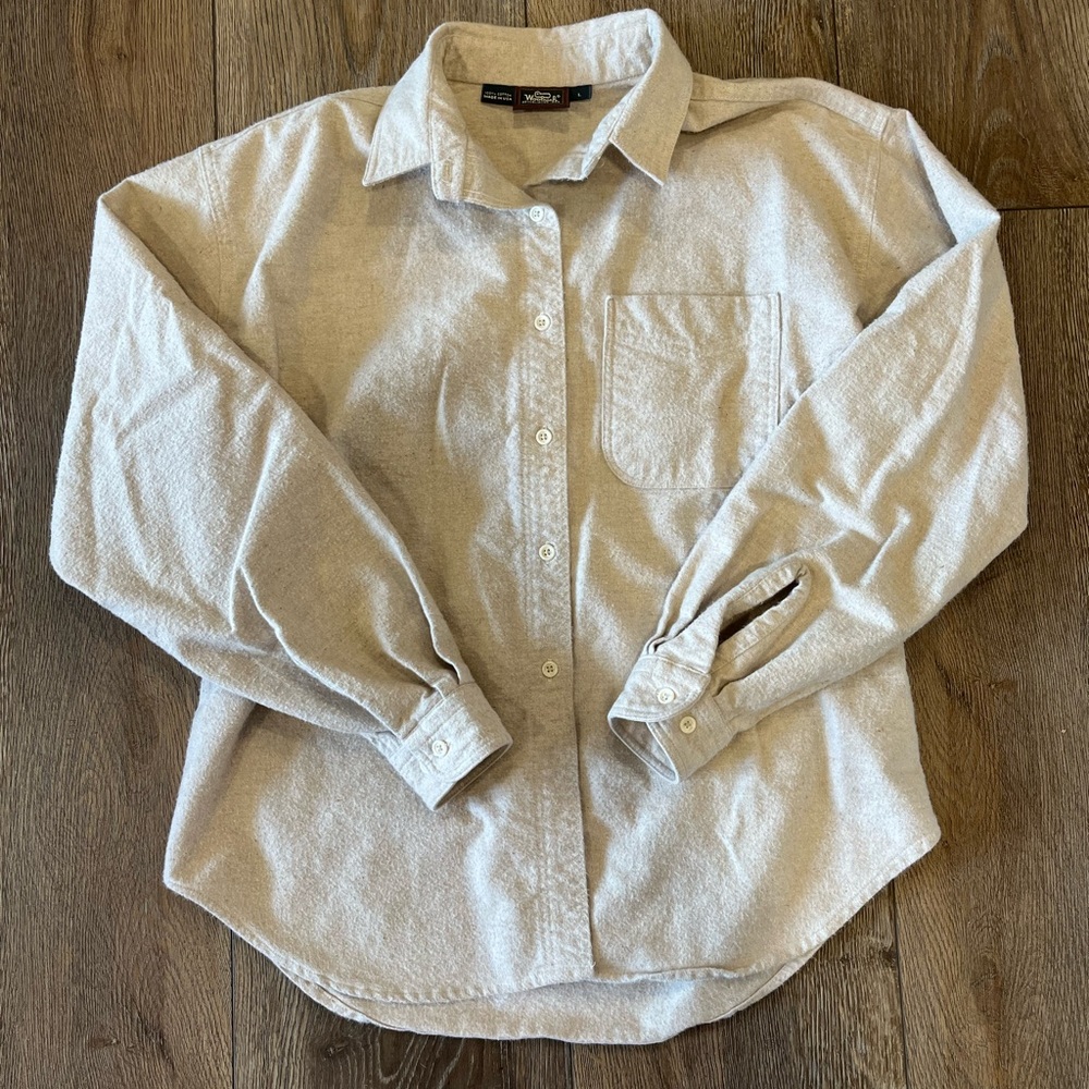 Woolrich Cream Button Down Long Sleeve Collared classic Casual Dress Shirt USA